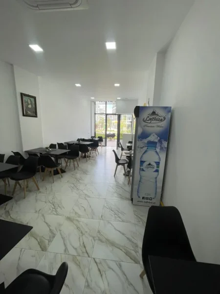 Tirane, jepet me qera ambjent biznesi Kati 0, 75 m² 1.600 € (Lake View)