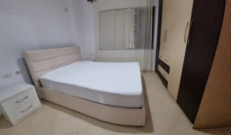 Tirane, jepet me qera apartament 1+1+Ballkon Kati 7, 76 m² 37.000 € (loni ligori)
