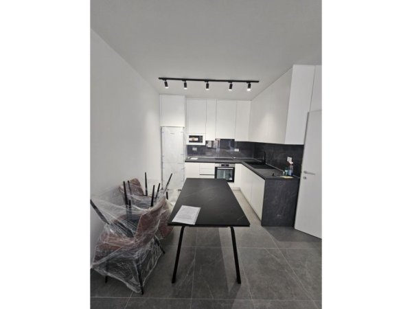 Tirane, jepet me qera apartament 1+1 Kati 5, 75 m² 600 € (Tregu Elektrik)