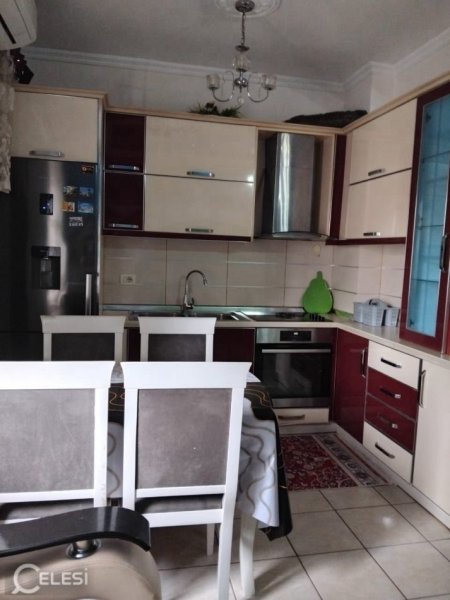 Tirane, jepet me qera apartament 2+1+Ballkon Kati 6, 90 m² 450 € (ASTIR)