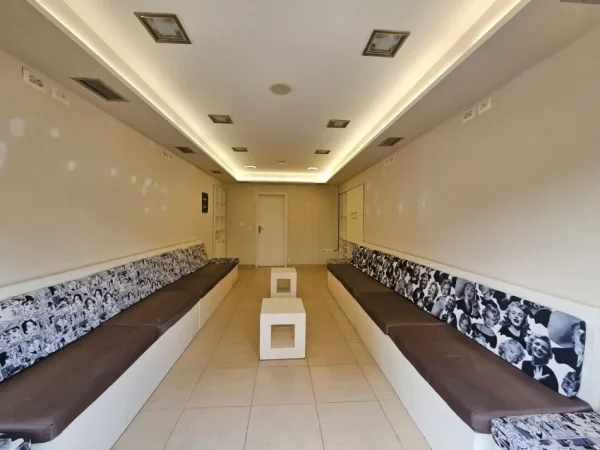 Tirane, jepet me qera dyqan Kati 0, 30 m² 350 € (Bardhyl)