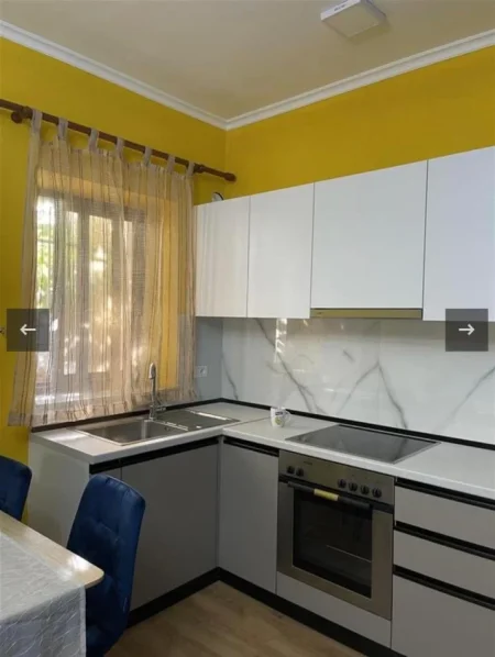 Shqiperi, jepet me qera apartament 1+1 Kati 1, 70 m² 450 € (ferit xhajko)