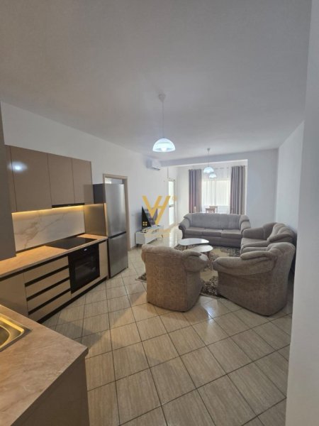 Tirane, jepet me qera apartament 1+1+Ballkon Kati 3, 80 m² 500 € (KODRA E DIELLIT)