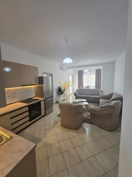 Tirane, jepet me qera apartament 1+1+Ballkon Kati 3, 80 m² 500 € (KODRA E DIELLIT)