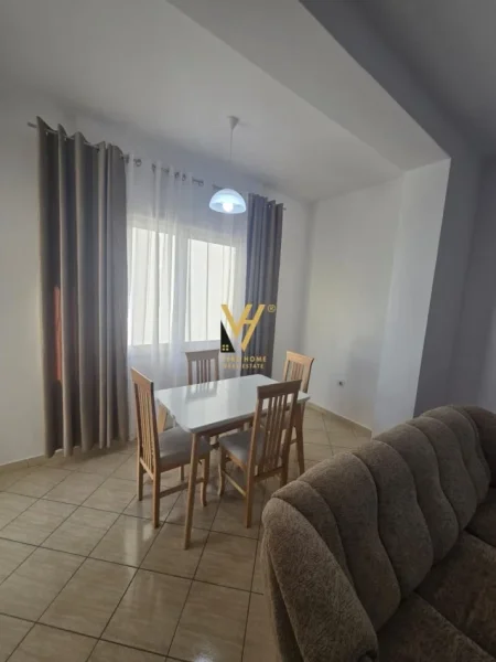Tirane, jepet me qera apartament 1+1+Ballkon Kati 3, 80 m² 500 € (KODRA E DIELLIT)