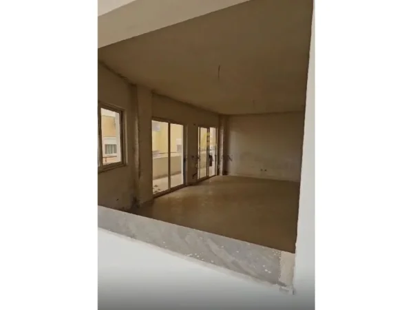 Durres, shitet apartament 3+1 Kati 4, 170 m² 170.000 € (Durres)