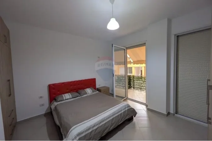 Tirane, jepet me qera apartament 1+1 Kati 2, 450 € (kodra)