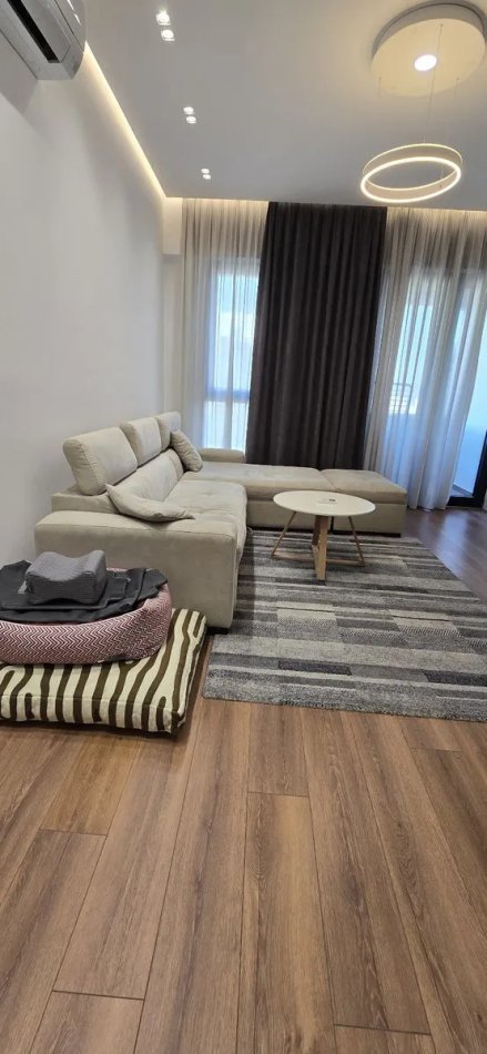 Tirane, jepet me qera apartament 1+1+Ballkon Kati 7, 70 m² 800 € (Square 21)