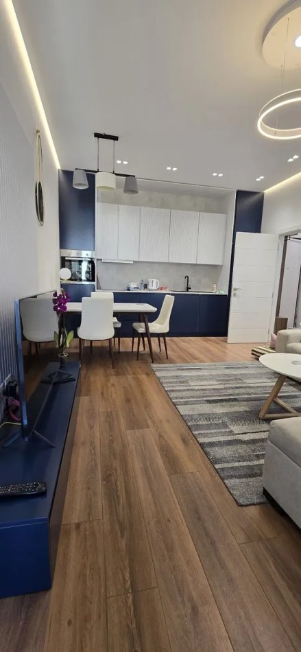 Tirane, jepet me qera apartament 1+1+Ballkon Kati 7, 70 m² 800 € (Square 21)