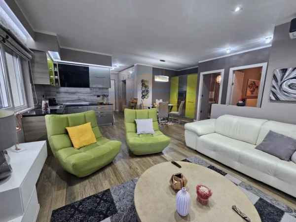 Tirane, jepet me qera apartament 2+1 , 134 m² 1.300 € (Liqeni i Thate)