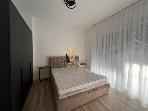 Tirane, jepet me qera apartament 2+1+Ballkon Kati 10, 100 m² 900 € (RRUGA JORDAN MISJA)