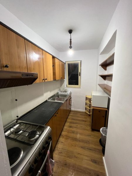 Tirane, jepet me qera apartament 2+1 Kati 5, 70 m² 500 € (Komuna e Parisit)
