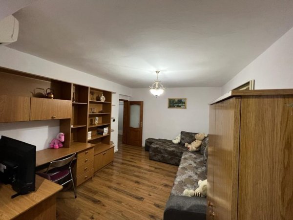 Tirane, jepet me qera apartament 2+1 Kati 5, 70 m² 500 € (Komuna e Parisit)