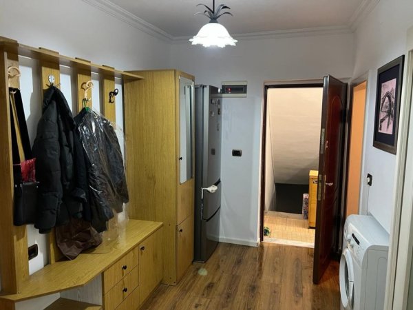 Tirane, jepet me qera apartament 2+1 Kati 5, 70 m² 500 € (Komuna e Parisit)