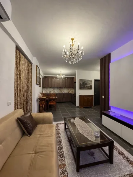 Tirane, jepet me qera apartament 2+1+Aneks+Ballkon Kati 8, 100 m² (Vet Pronari, Jo Agjensi)