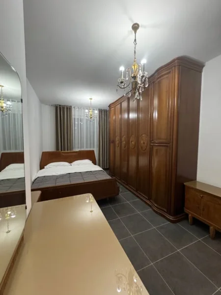 Tirane, jepet me qera apartament 2+1+Aneks+Ballkon Kati 8, 100 m² (Vet Pronari, Jo Agjensi)