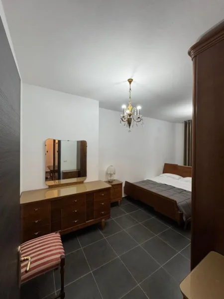 Tirane, jepet me qera apartament 2+1+Aneks+Ballkon Kati 8, 100 m² (Vet Pronari, Jo Agjensi)