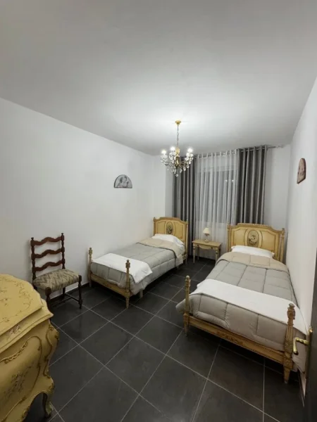 Tirane, jepet me qera apartament 2+1+Aneks+Ballkon Kati 8, 100 m² (Vet Pronari, Jo Agjensi)