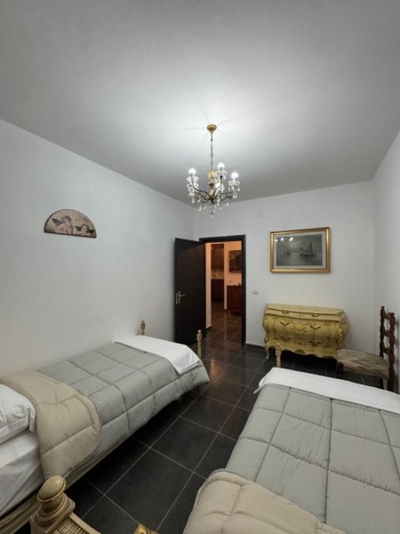 Tirane, jepet me qera apartament 2+1+Aneks+Ballkon Kati 8, 100 m² (Vet Pronari, Jo Agjensi)