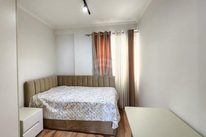 Tirane, jepet me qera 2+1 , 125 m² 900 € (Kodra e diellit)