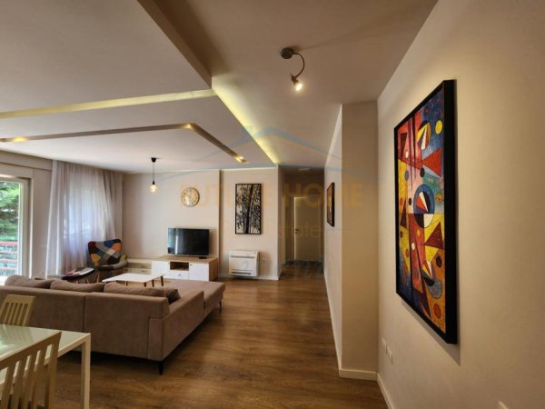 Tirane, shitet apartament 2+1 Kati 3, 112 m² 220.000 € (Liqeni I Thatë)