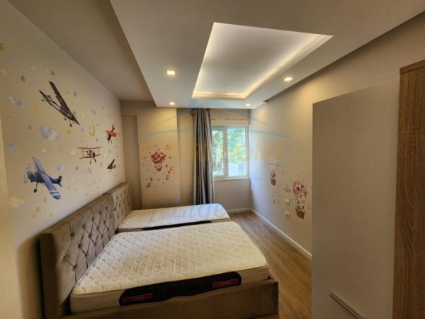 Tirane, shitet apartament 2+1 Kati 3, 112 m² 220.000 € (Liqeni I Thatë)
