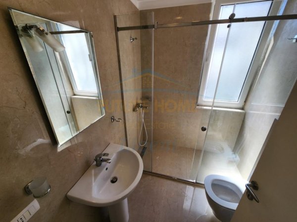 Tirane, shitet apartament 2+1 Kati 3, 112 m² 220.000 € (Liqeni I Thatë)