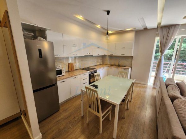 Tirane, shitet apartament 2+1 Kati 3, 112 m² 220.000 € (Liqeni I Thatë)