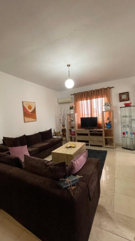 Tirane, jepet me qera apartament 3+1+Ballkon , 133 m² 550 € (Rruga Bardhyl)
