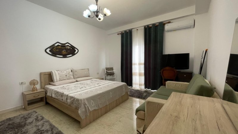 Tirane, jepet me qera apartament 3+1+Ballkon , 133 m² 550 € (Rruga Bardhyl)