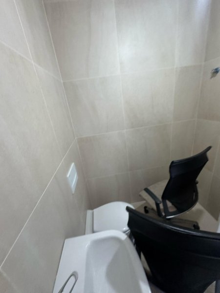 Tirane, jepet me qera ambjent biznesi Kati 0, 35 m² 350 € (komuna e parisit, pran kompleksit olimpik)