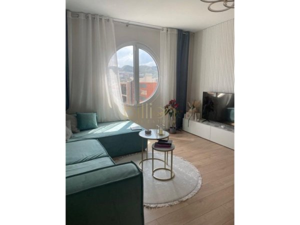 Tirane, shitet apartament 2+1+Ballkon , 70 m² (Rr.Kavajes)