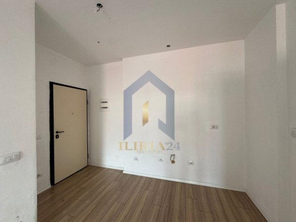 Tirane, jepet me qera apartament 1+1+Ballkon Kati 3, 65 m² 800 € (Rruga e Kavajes &quot;Tirana Garden Building&quot;)