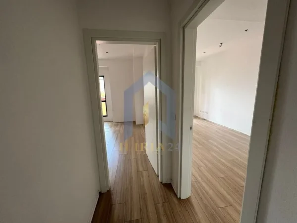 Tirane, jepet me qera apartament 1+1+Ballkon Kati 3, 65 m² 800 € (Rruga e Kavajes "Tirana Garden Building")