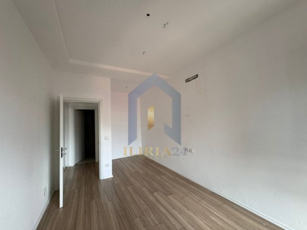 Tirane, jepet me qera apartament 1+1+Ballkon Kati 3, 65 m² 800 € (Rruga e Kavajes &quot;Tirana Garden Building&quot;)