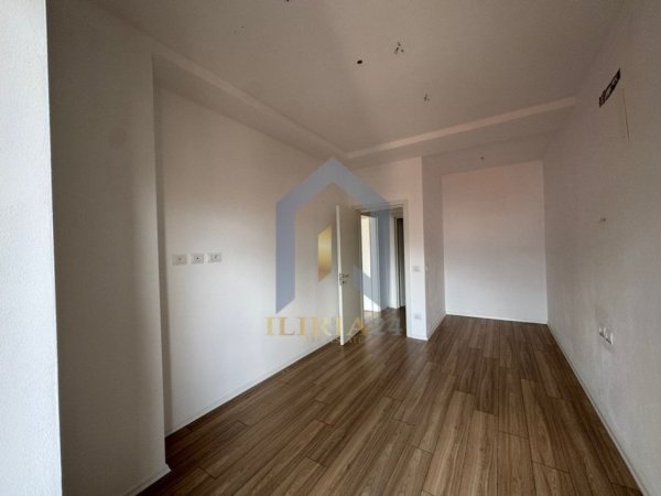 Tirane, jepet me qera apartament 1+1+Ballkon Kati 3, 65 m² 800 € (Rruga e Kavajes &quot;Tirana Garden Building&quot;)