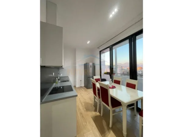 Tirane, jepet me qera apartament 2+1 Kati 9, 80 m² 800 € (Kompleks Delijorgji)