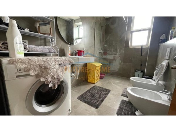 Tirane, jepet me qera apartament 3+1 Kati 4, 133 m² 550 € (Rruga Bardhyl)