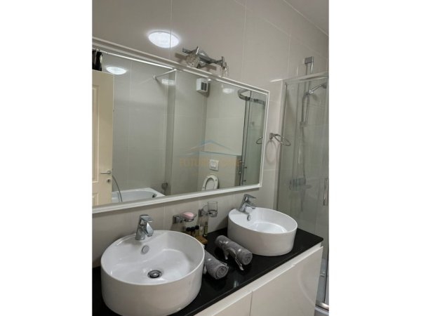 Tirane, shitet apartament 3+1 Kati 3, 169 m² 500.000 € (Sauk)