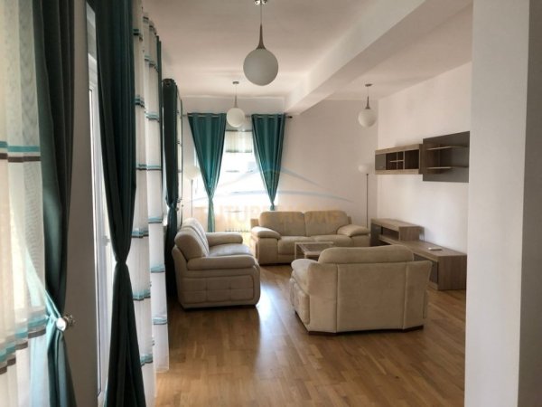 Tirane, shitet apartament 3+1 Kati 3, 169 m² 500.000 € (Sauk)