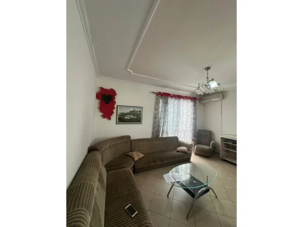 Tirane, jepet me qera apartament Kati 6, 80 m² 600 € (Pazari i Ri)
