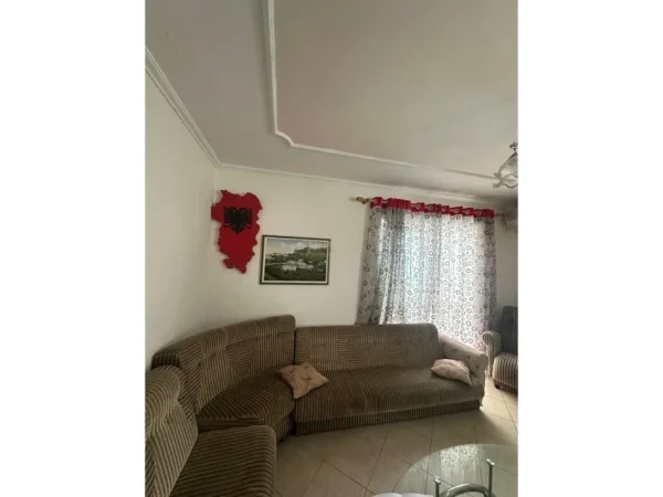 Tirane, jepet me qera apartament Kati 6, 80 m² 600 € (Pazari i Ri)