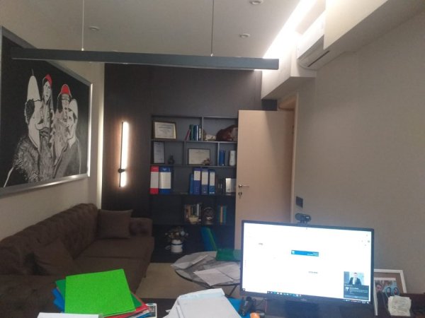 Tirane, jepet me qera zyre Kati 1, 600 € (Myslym Shyri)