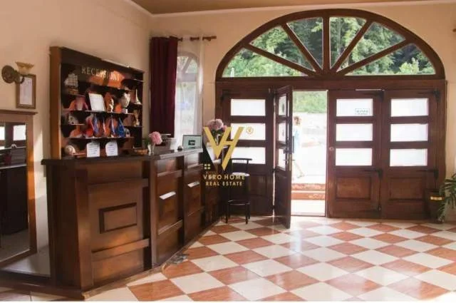 Tirane, jepet me qera hotel Kati 0, 1.000 m² 35.000 € (RRUGA E ELBASANIT)