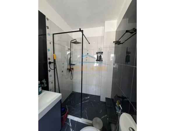 Tirane, shitet apartament 2+1 Kati 4, 104 m² 161.000 € (Fresku)