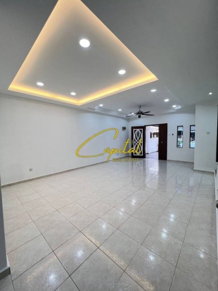 Tirane, jepet me qera ambjent biznesi Kati 1, 125 m² 1.300 € (ASTIR)