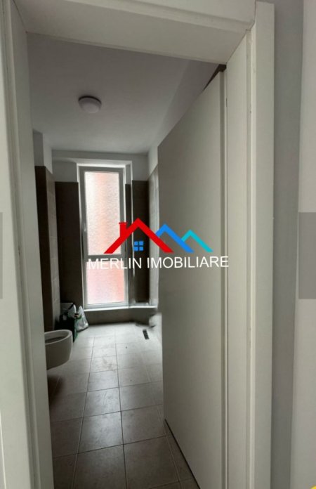 Tirane, jepet me qera ambjent biznesi Kati 1, 120 m² 1.500 € (BULEVARDI I RI)