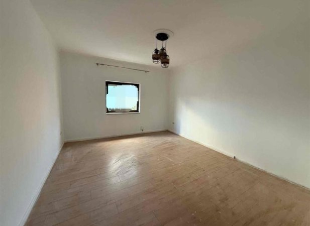 Tirane, shes apartament 3+1 Kati 5, 164 m² 298.000 € (komuna e parisit)