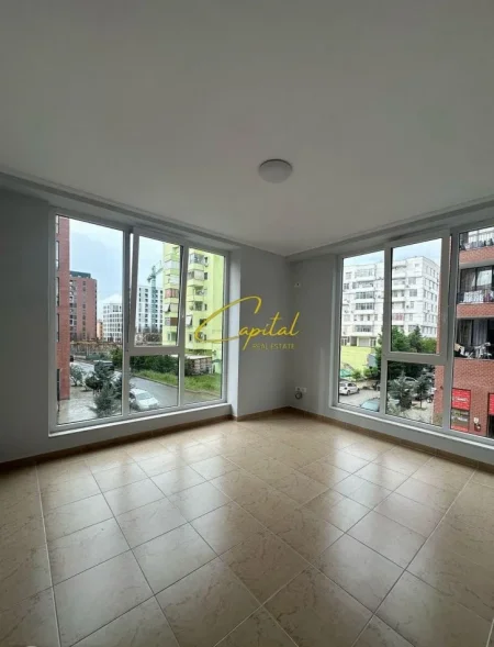 Tirane, jepet me qera zyre Kati 1, 122 m² 1.500 € (STACIONI TRENIT)