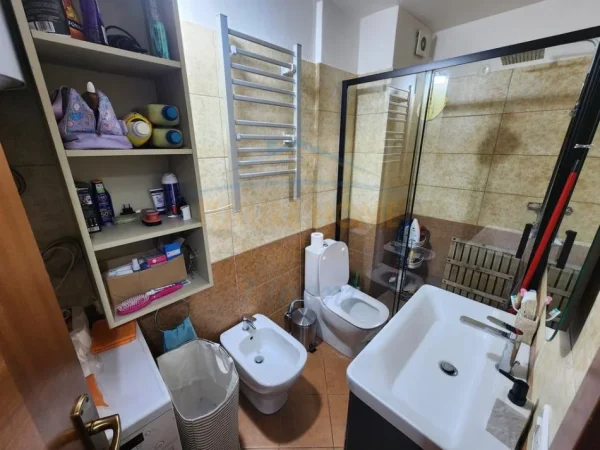 Tirane, shitet apartament 1+1+Ballkon Kati 3, 63 m² 155.000 € (KODRA E DIELLIT)